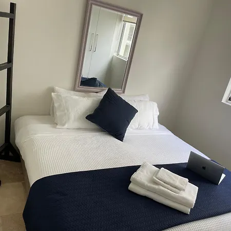 Manly Beachfront Stay Sydney Room photo